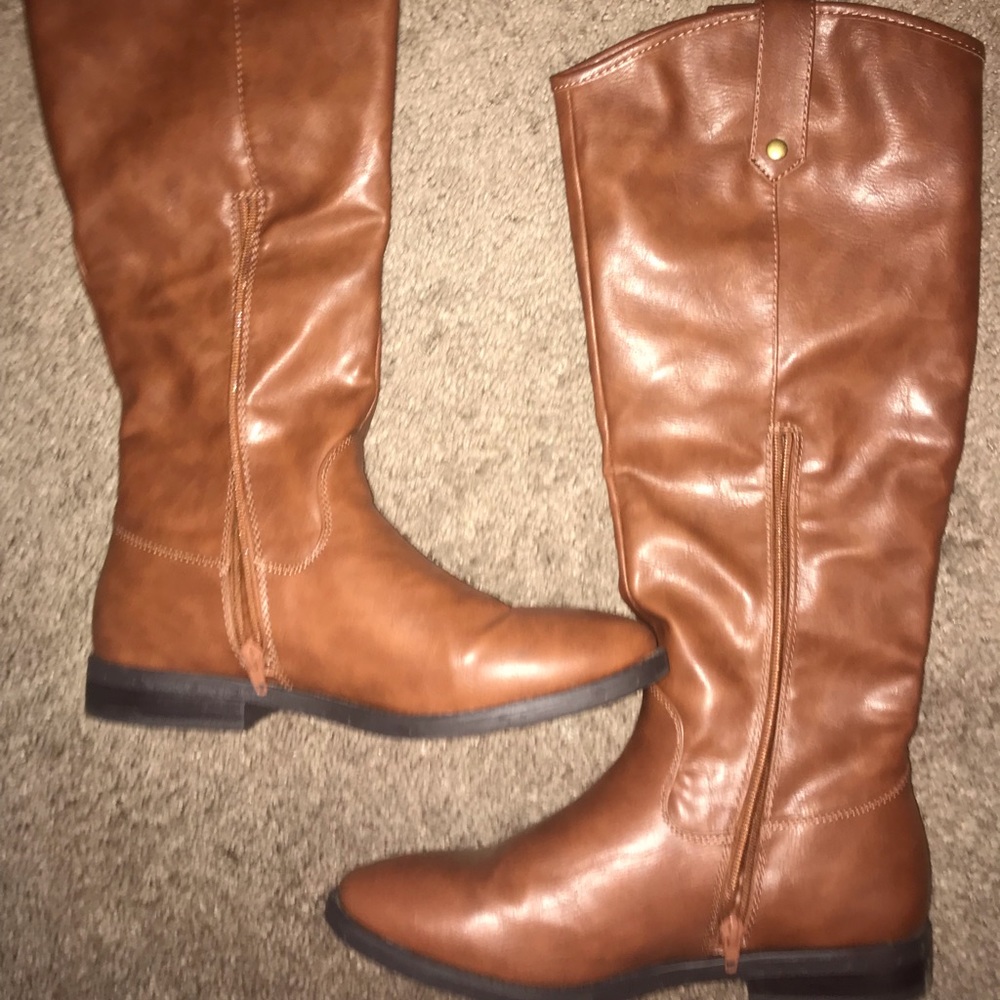 brown leather cowgirl boots!